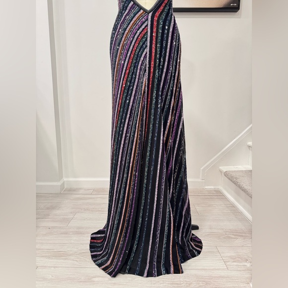MISSONI Sequined striped crochet-knit halterneck maxi dress - www.rajagirimanappuram.com MISSONI Sequined striped crochet-knit halterneck maxi dress - www.rajagirimanappuram.com